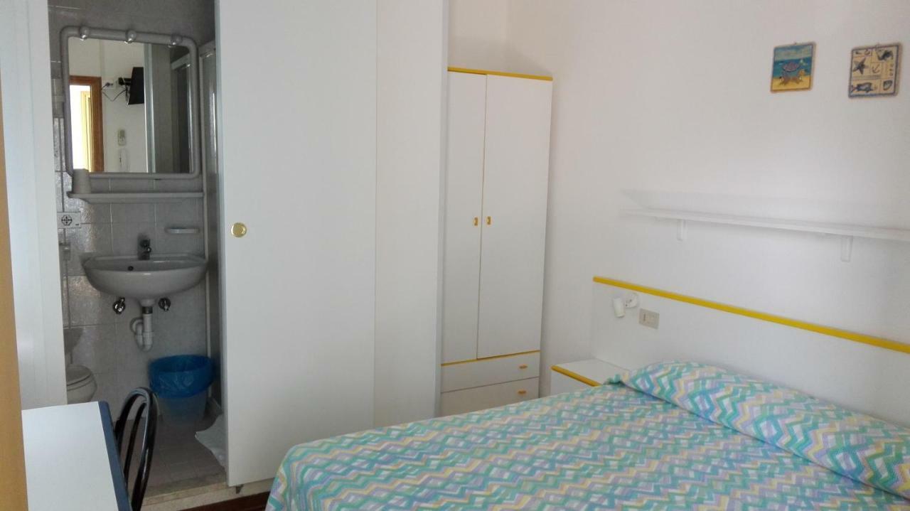 Albergo Elena Garni Caorle Exterior photo