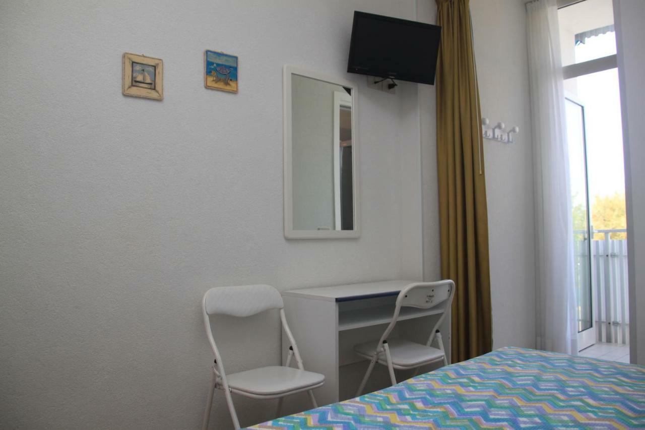 Albergo Elena Garni Caorle Exterior photo