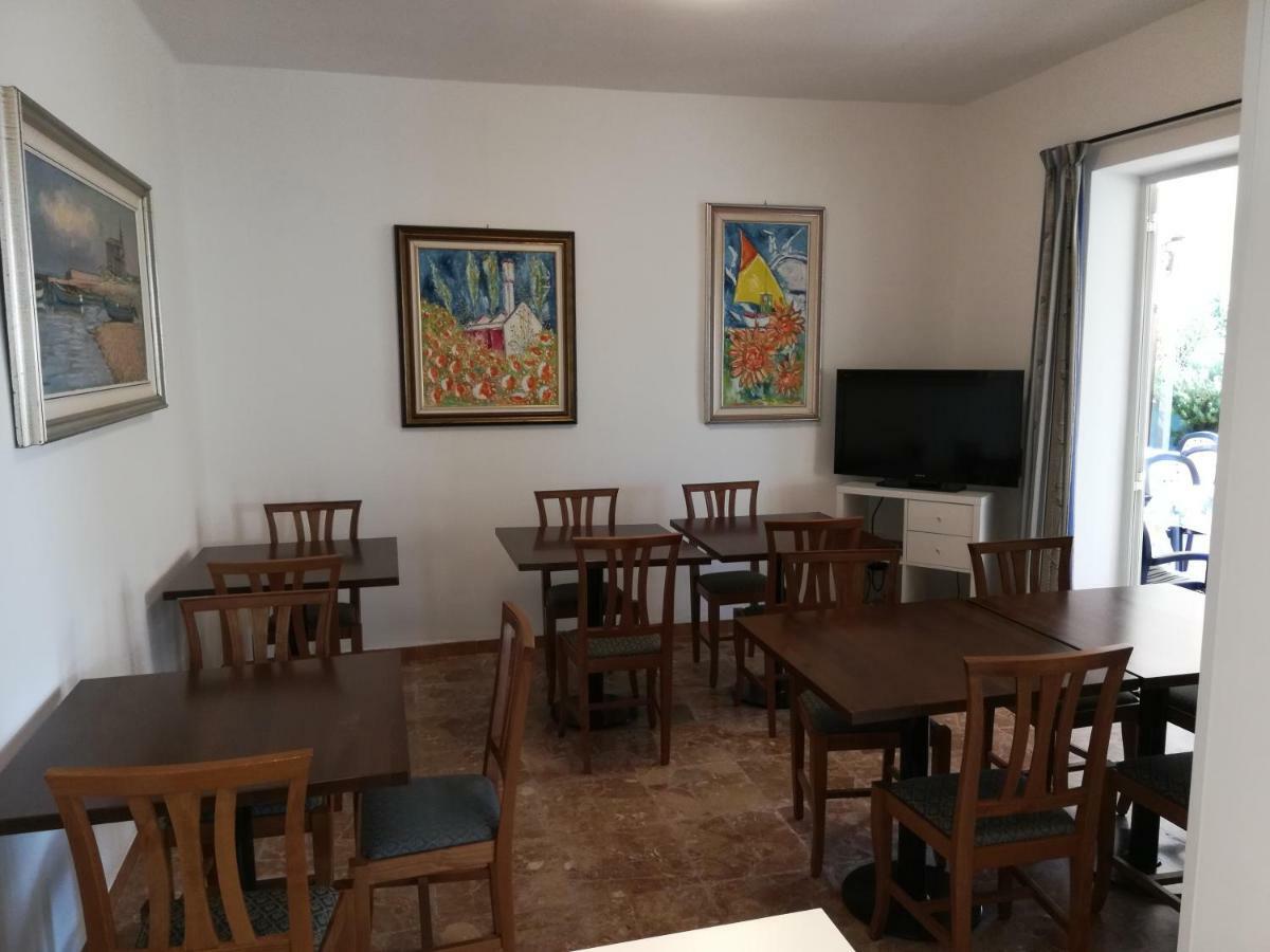 Albergo Elena Garni Caorle Exterior photo